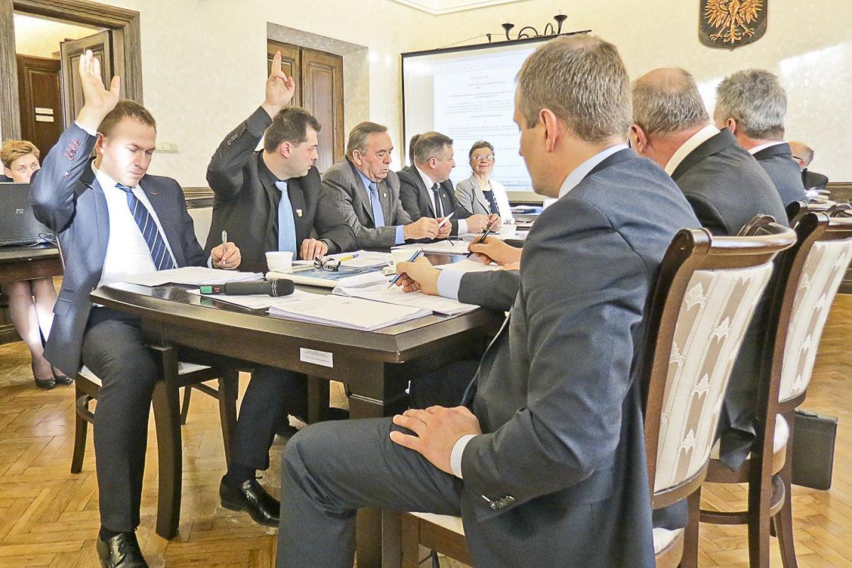 Podzielona Rada Miasta Przeworska nie podjęła uchwały o zatwierdzeniu nowych taryf. Mimo to, wejdą one w życie.<br/>fot.Barbara Chmura