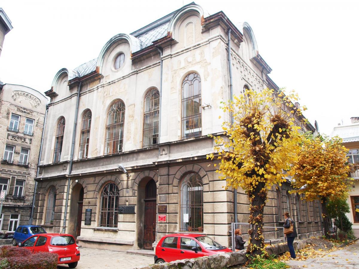 Budynek po byłej synagodze przy ulicy Słowackiego, w której przez lata funkcjonowała Miejska Biblioteka Publiczna w Przemyślu, został zwrócony żydowskiej gminie wyznaniowej.<br/>fot.Mariusz Godos