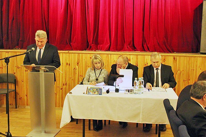 Burmistrz Pruchnika Wacław Szkoła zapewniał, że plan wydatków został przygotowany rzeczowo, a rekordowo wysoka suma na inwestycje jest jak najbardziej realna.<br/>fot.UMiG Pruchnik