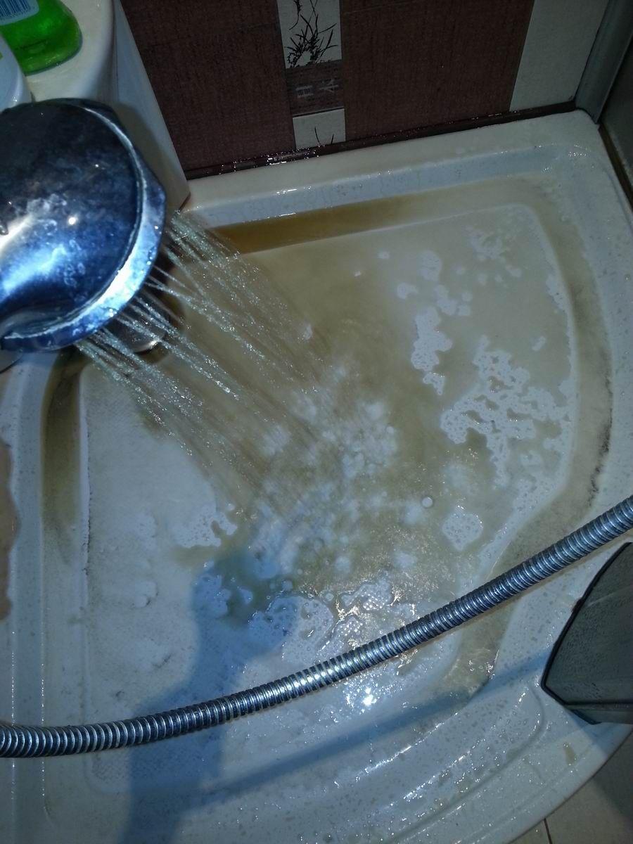 W święta z kranów mieszkańców Wyszatyc płynęła brudna woda.