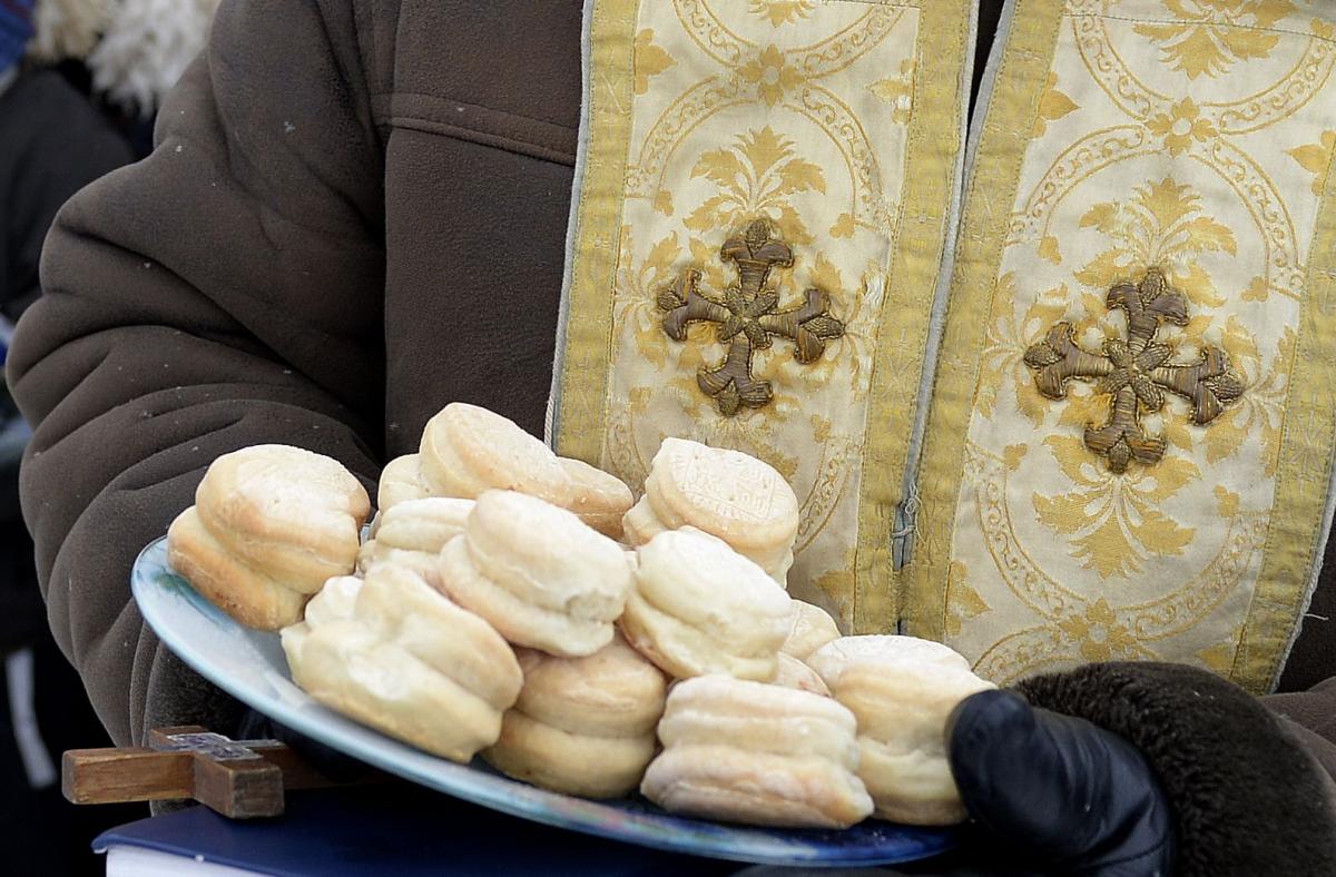 Podczas wigilijnej wieczerzy jej uczestnicy podzielą się chlebem przaśnym tzw. prosforą.<br/>fot.zbiory własne
