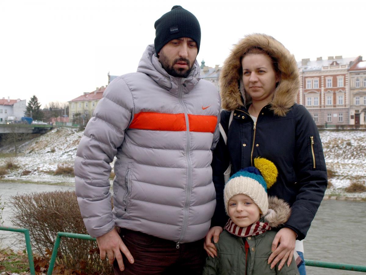 Państwo Skolarczykowie są już w Przemyślu, ale mają coraz mniejszą nadzieję na to, że matka pana Daniela stanie jeszcze na nogi.<br/>fot.Mariusz Godos