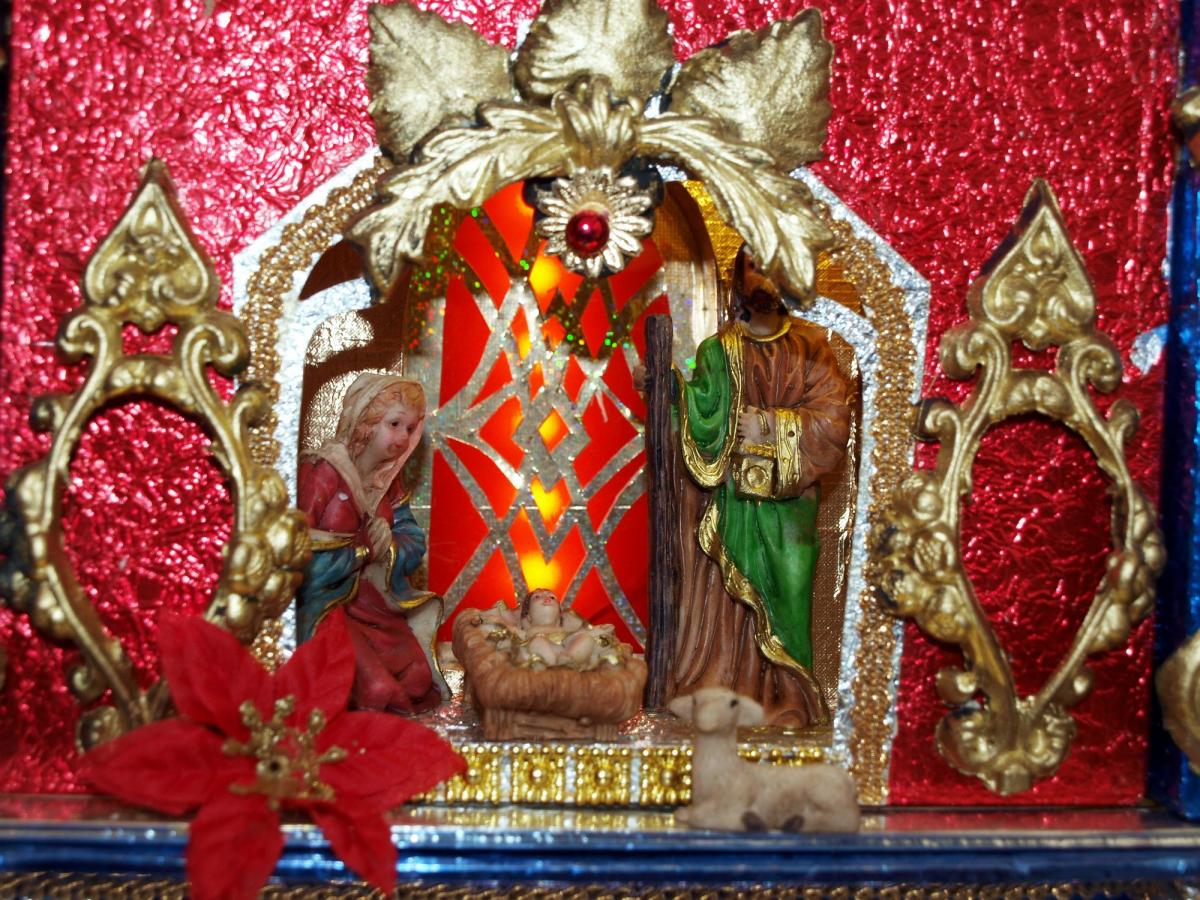 Jedna z przepięknych szopek bożonarodzeniowych podczas dzisiejszej (10 grudnia br.) wystawy.<br/>fot.Mariusz Godos
