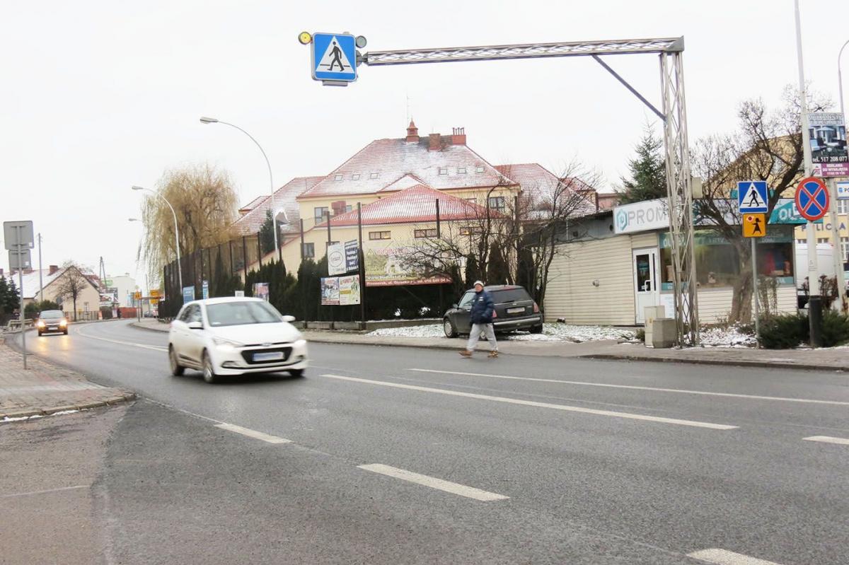 Przejście dla pieszych w pobliżu Szkoły Podstawowej nr 2 w Przeworsku.<br/>fot.Barbara Chmura