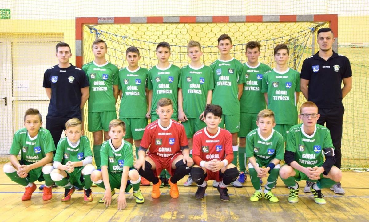 Górale U-14 zajęli trzecie miejsce i w styczniu zagrają w turnieju barażowym o finały mistrzostw Polski.<br/>fot.Góral Tryńcza