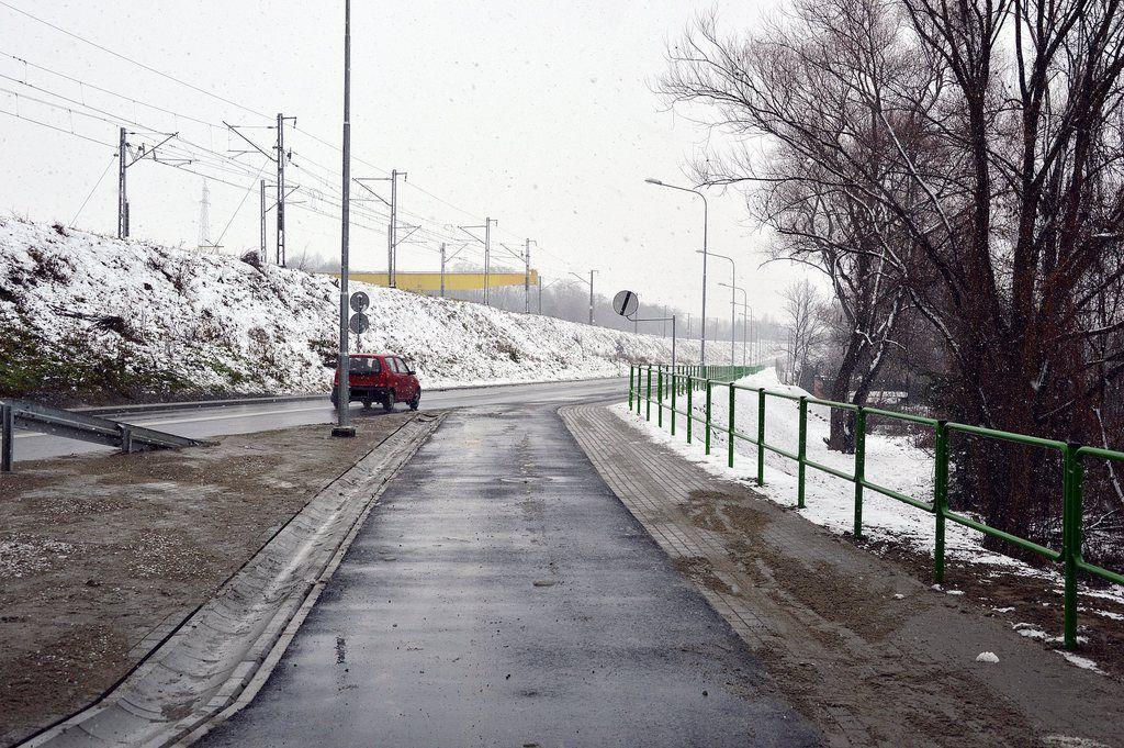 Drugi etap prac obejmował m.in. budowę ścieżki rowerowej wzdłuż ulicy Buszkowickiej. Ścieżka prowadzi teraz, aż do miejscowości Buszkowice w gminie Żurawica.<br/>fot.UM Przemyśl