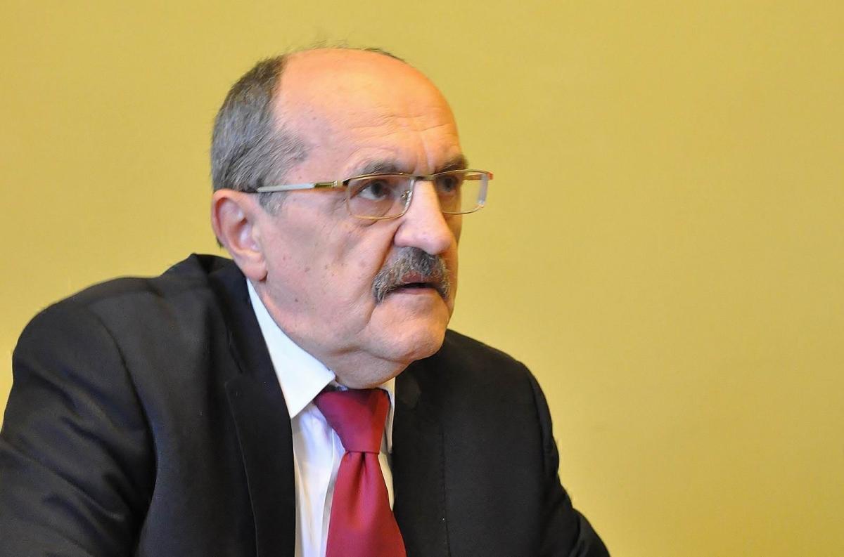 – W ciągu roku w swoich biurach poselskich odbyłem 36 dyżurów, podczas których przyjąłem blisko 300 osób – mówił o swojej lokalnej pracy poseł Andrzej Matusiewicz.<br/>fot.Paweł Bugira