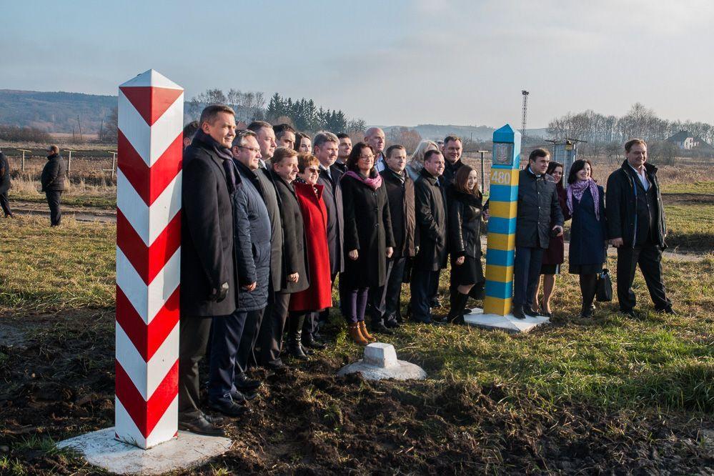 Przed posiedzeniem posłowie wizytowali teren planowanej budowy polsko-ukraińskiego przejścia granicznego Malhowice-Niżankowice.<br/>fot.Daniel Kozik, Biuro Prasowe UMWP w Rzeszowie
