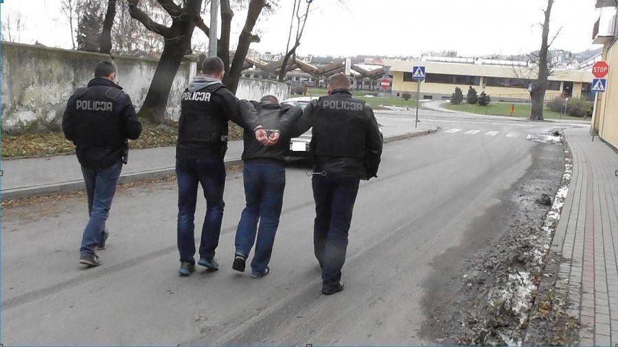 Podejrzany o usiłowanie rozboju trafił do aresztu.<br/>fot.KPP Przeworsk