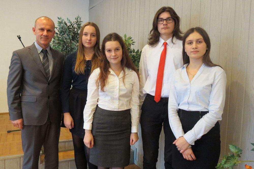 Patrycja, Sylwia, Dawid i Aleksandra są uczniami Zespołu Szkół Ogólnokształcących i Zawodowych im. Króla Władysława Jagiełły w Przeworsku.<br/>fot.Barbara Chmura
