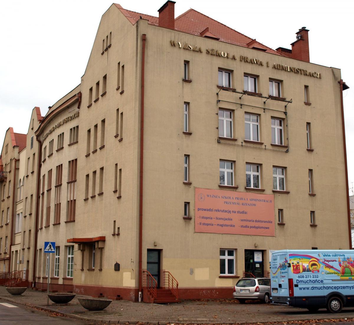 Po 1 stycznia 2017 r. w budynku po byłym kinie „Bałtyk” nie będzie już żadnego śladu po uczelni. No, może pozostanie jeszcze jej nazwa na murach obiektu.<br/>fot.Mariusz Godos