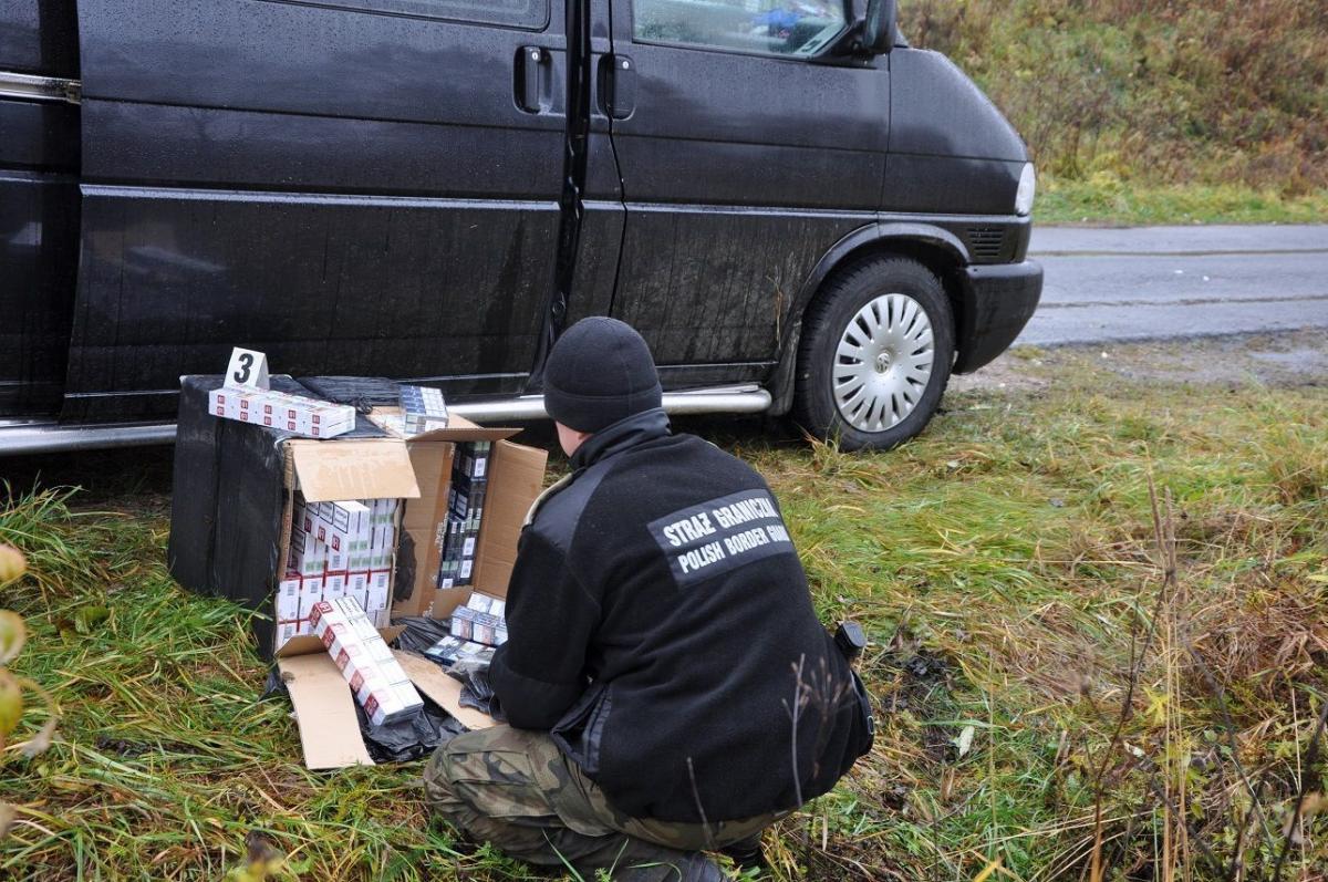 Przemytników papierosów ujęto na gorącym uczynku.<br/>fot.serwis BiOSG
