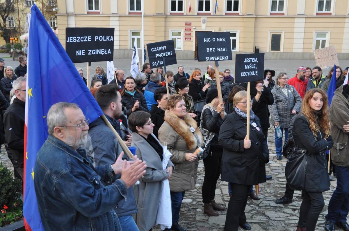 Protest zgromadził ok. 100 osób. <br/>fot.Paweł Bugira