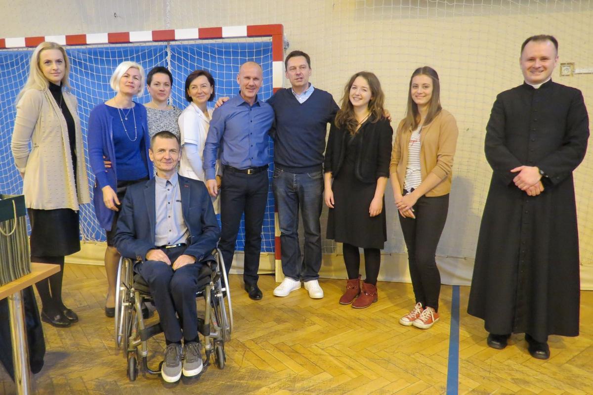 Po spotkaniu przyszedł czas na pamiątkowe zdjęcia z dziennikarzem.<br/>fot.Barbara Chmura