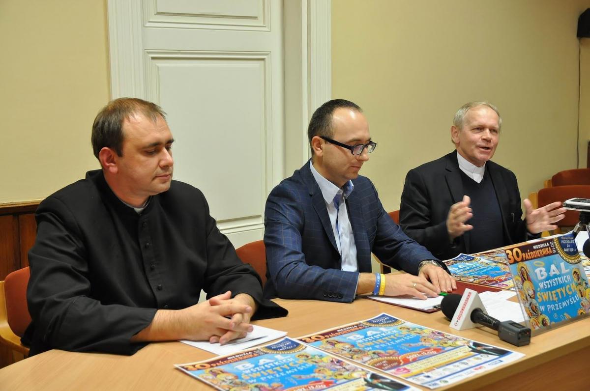 Konferencja prasowa zapowiadająca wydarzenie. Od lewej: ks. Andrzej Bienia, Sławomir Jakubiec, ks. Tadeusz Biały.<br/>fot.Paweł Bugira