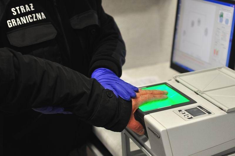 Po potwierdzeniu tożsamości obywatela Kazachstanu okazało się, że pogranicznicy z Korczowej mają do czynienia z niebezpiecznym przestępcą.<br/>fot.serwis BiOSG