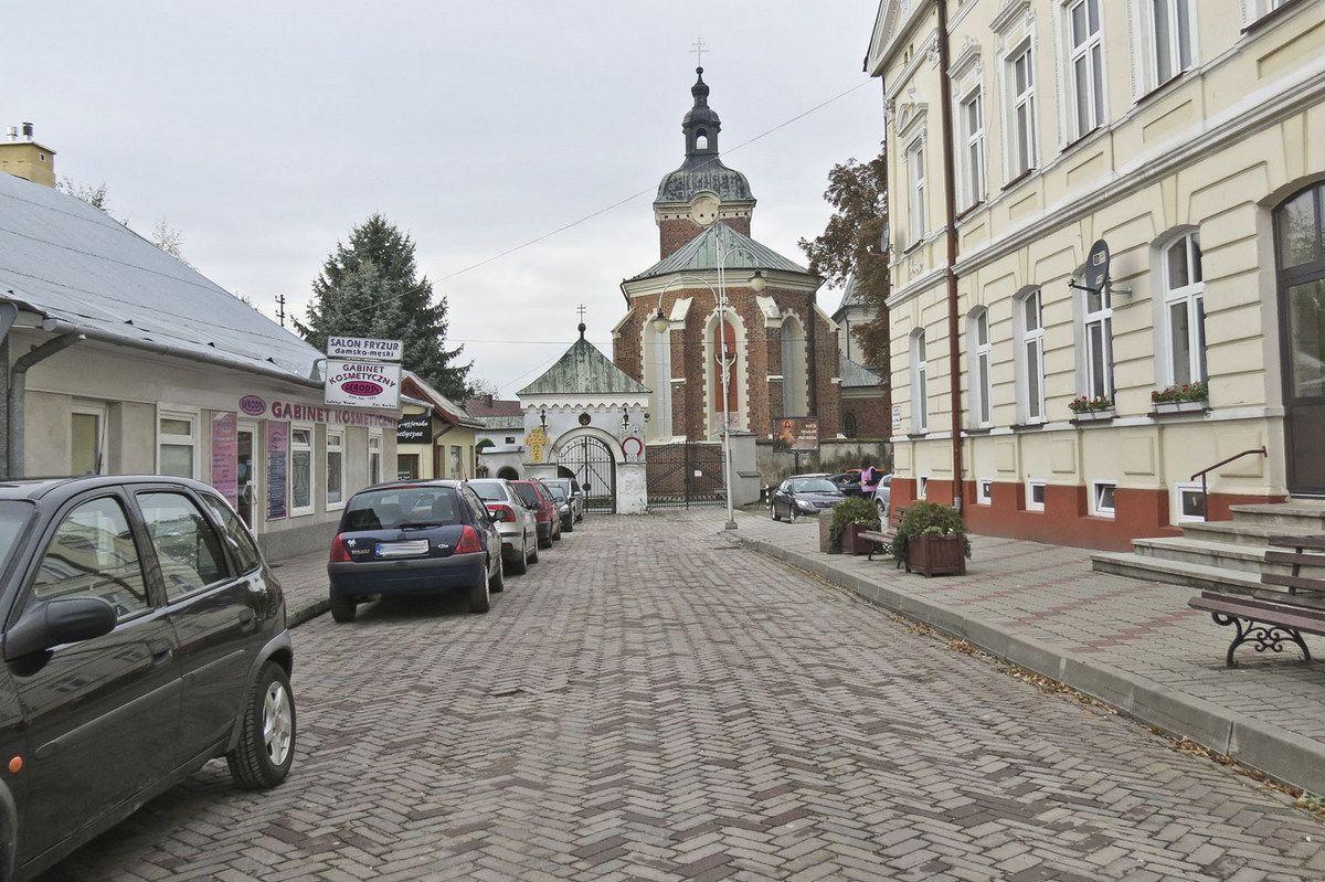 W ramach projektu wyremontowana zostałaby m.in. ul. Kościelna oraz parking przy bazylice pw. Ducha Świętego.<br/>fot.Barbara Chmura