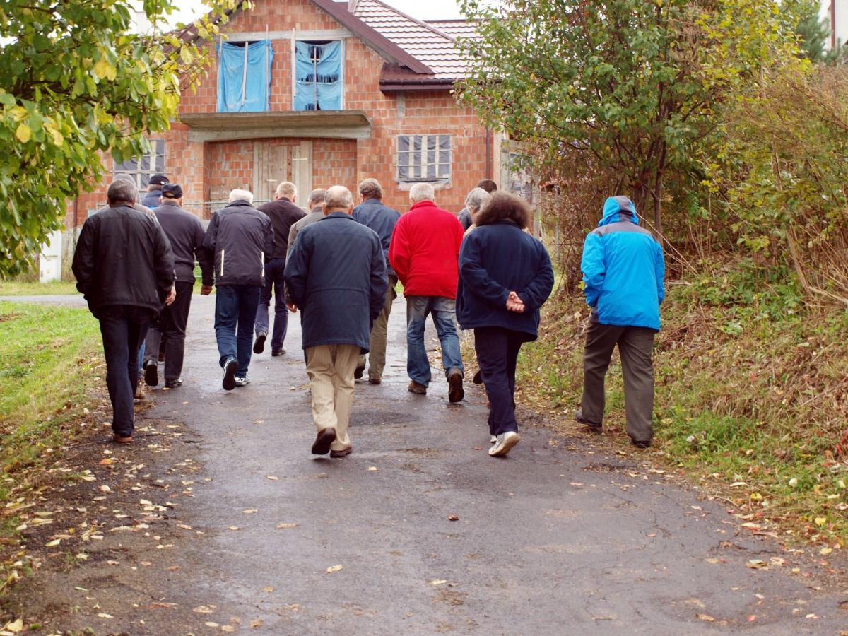 Mieszkańcy bojów o normalność na swoim osiedlu mają już po dziurki w nosie.<br/>fot.Mariusz Godos