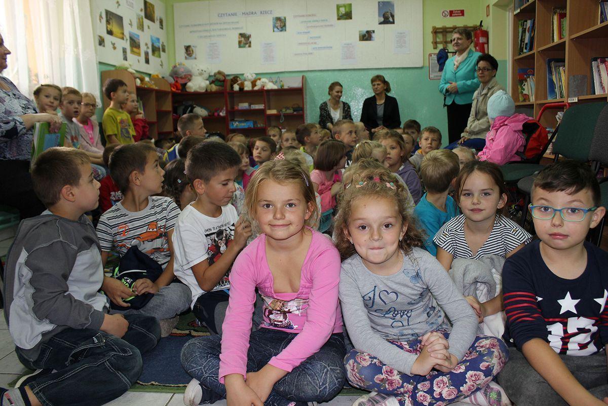 Na tegoroczne spotkanie do Biblioteki Publicznej w Urzejowicach przybyło prawie 70 dzieci.<br/>fot.UG Przeworsk