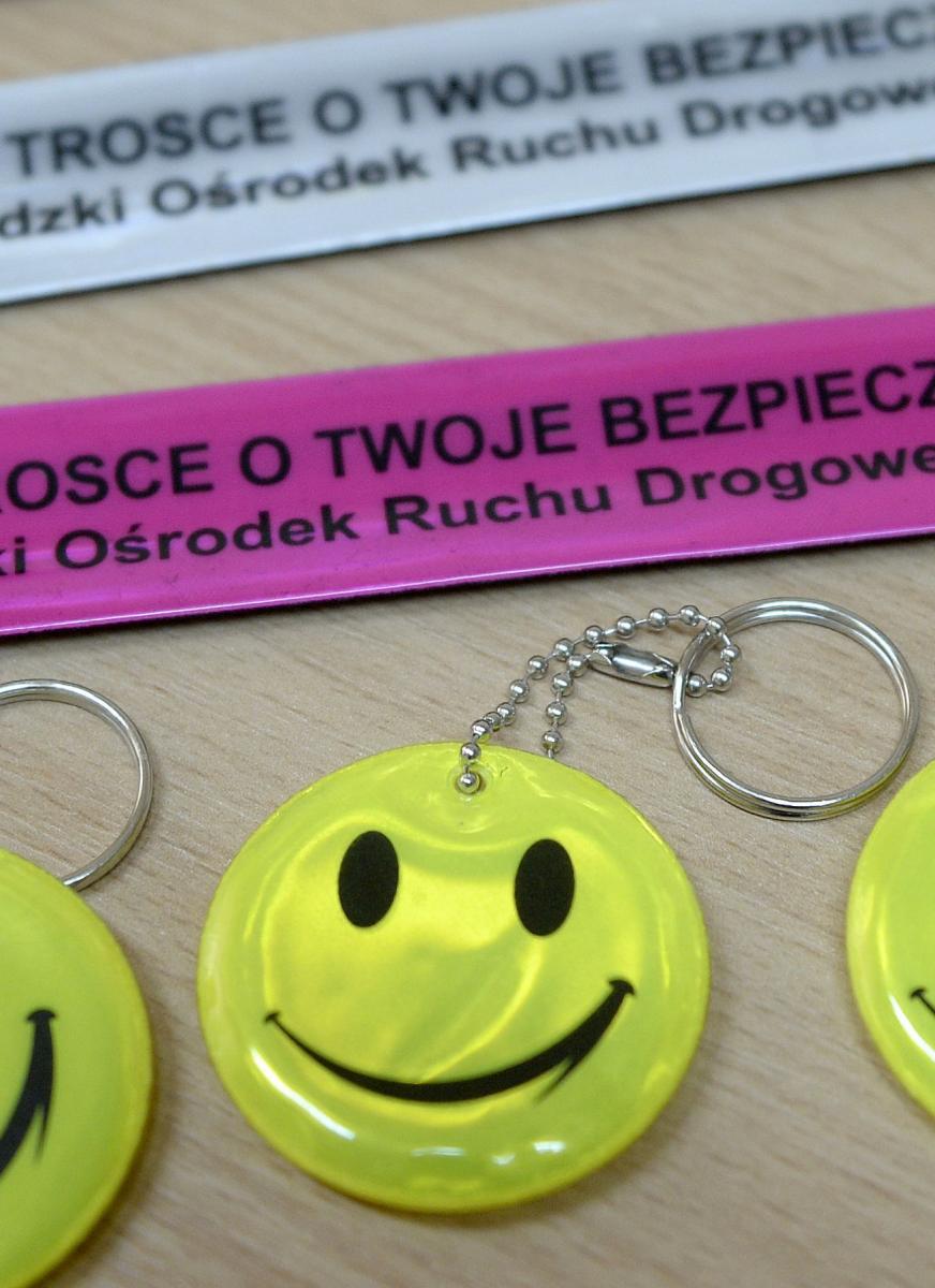 Zakup odblasku to wydatek zaledwie kilku złotych. Dzięki niemu po zmroku stajemy się lepiej widoczni.<br/>fot.zbiory własne