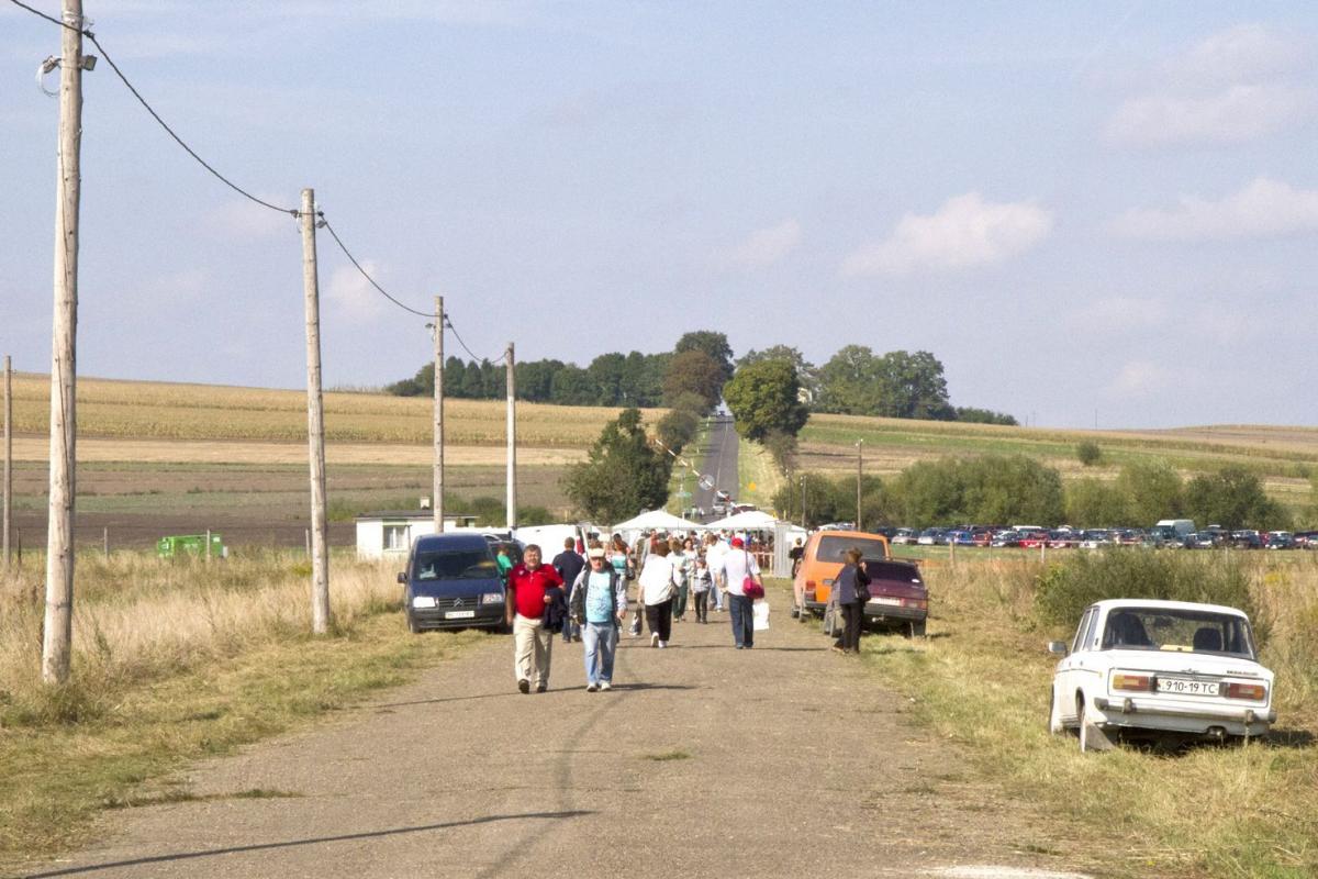 Przejście graniczne w Malhowicach usytuowane zostanie na przedwojennej drodze z Przemyśla, przez Niżankowice w kierunku Dobromila. W miejscu, gdzie odbywały się Europejskie Dni Dobrosąsiedztwa Polska – Ukraina.<br/>fot.Jacek Szwic