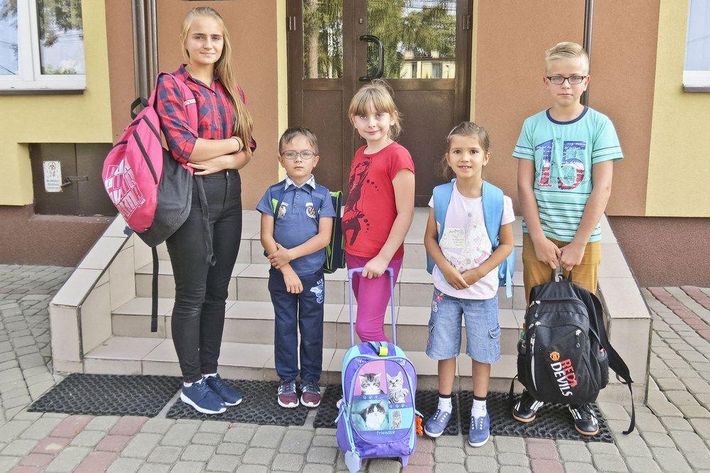 Uczniowie z SP 3 w Przeworsku: Agnieszka Niemiec (kl. VI), Marcin Łobas (kl. IIa), Katarzyna Pysz (kl. IIa), Julia Lasek (kl. IIb), Dawid Łuczyk (kl. V).<br/>fot.Barbara Chmura
