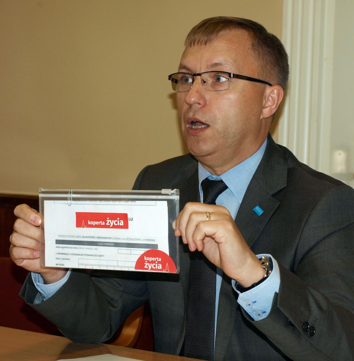 „Kopertę życia” przedstawił podczas konferencji prasowej zastępca prezydenta miasta Grzegorz Hayder.<br/>fot.Mariusz Godos