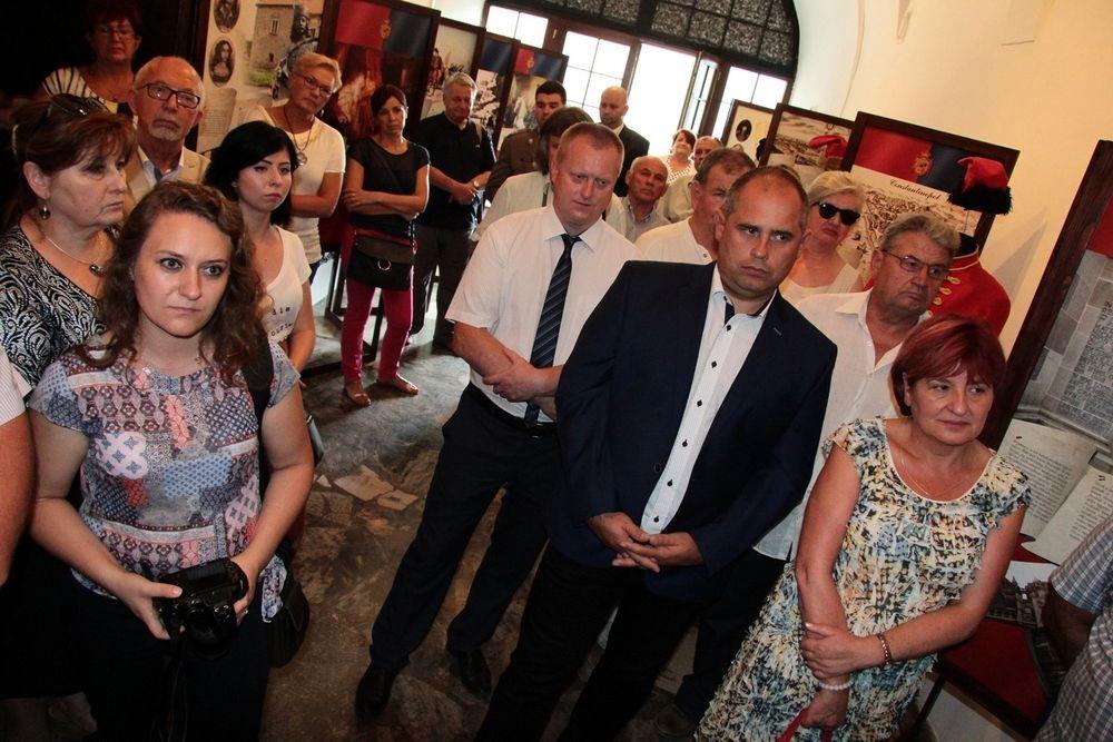W otwarciu wystawy poświęconej księciu Węgier i Siedmiogrodu uczestniczyło sporo jarosławian. <br/>fot.Roman Kijanka