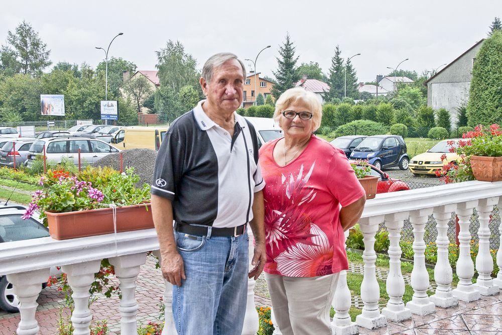 – My tylko chcemy świętego spokoju i żeby te samochody znikły –mówią Tadeusz i Matylda Mantyccy.<br/>fot.Marcin Materniak