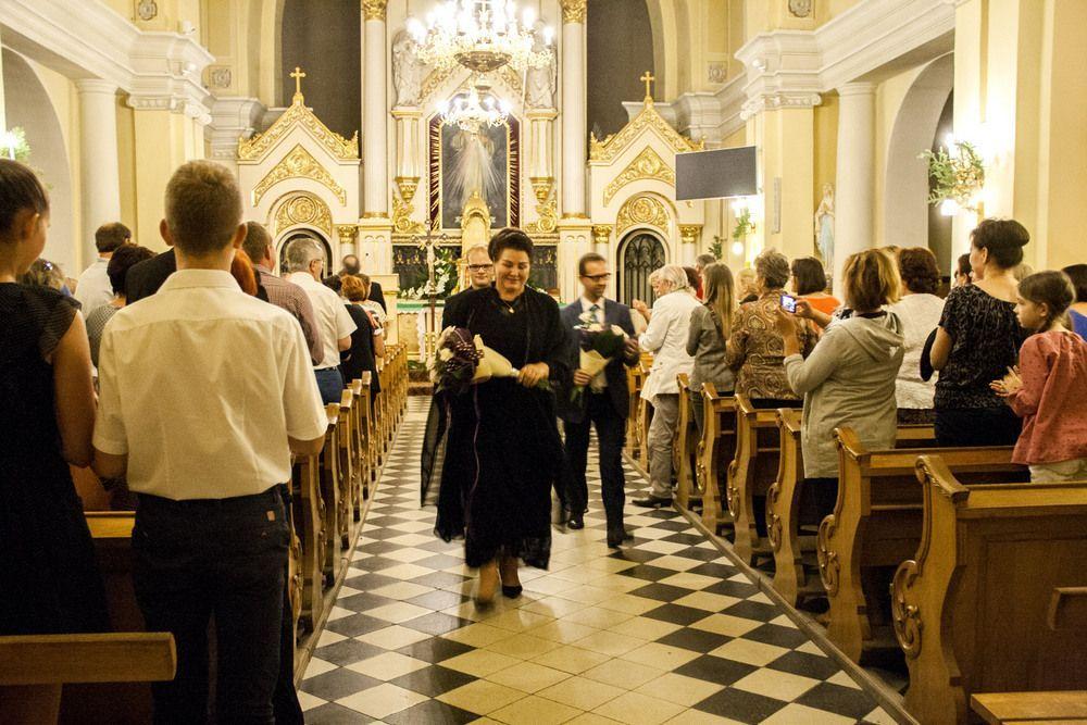 Publiczność dziękowała artystom owacjami na stojąco.<br/>fot.Marcin Materniak