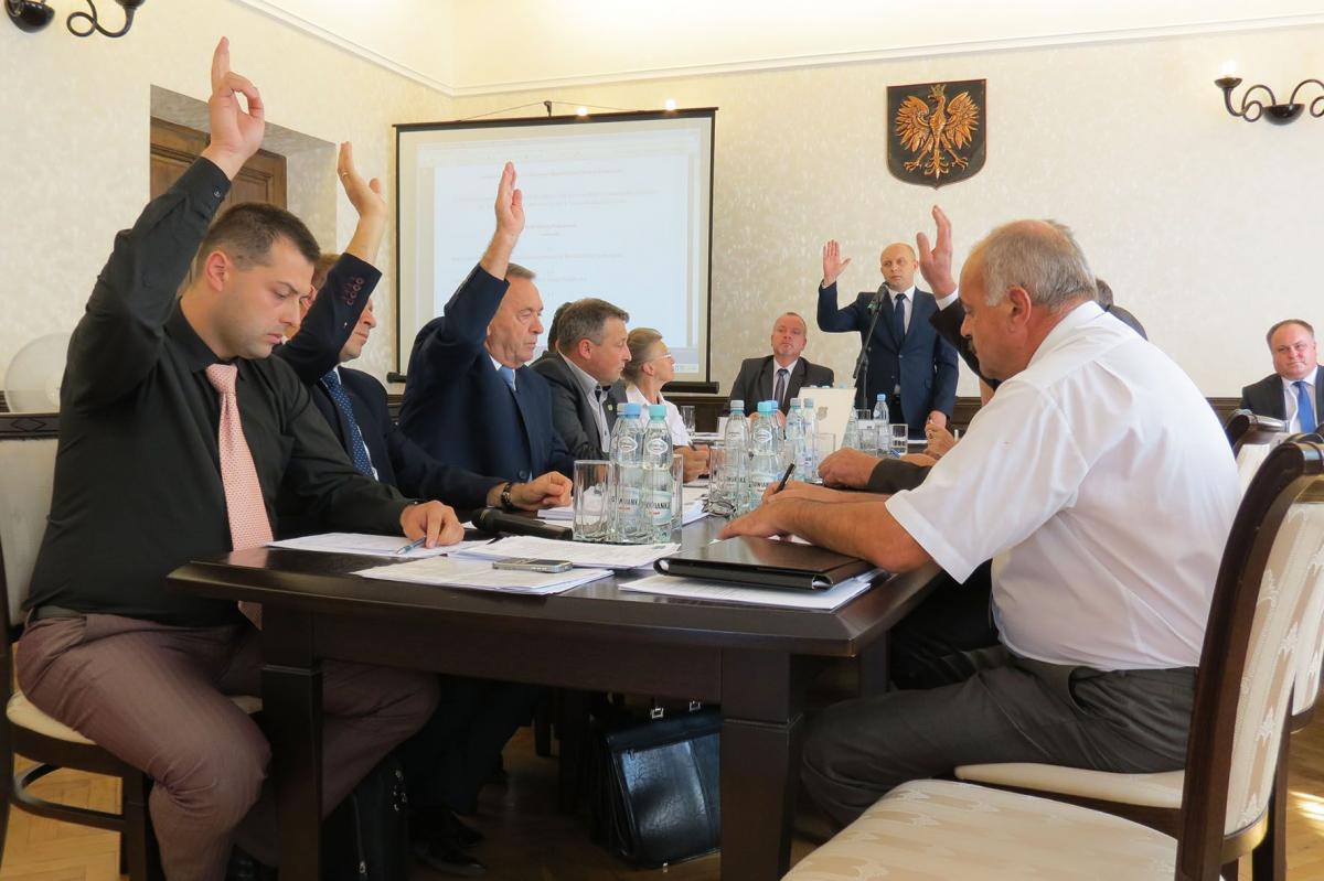 Członkowie Klubu Radnych PiS byli przeciwni nadaniu tytułu Honorowego Obywatela Miasta Przeworska prof. zw. dr. hab. nauk medycznych Antoniemu Hryckowi.<br/>fot.Barbara Chmura