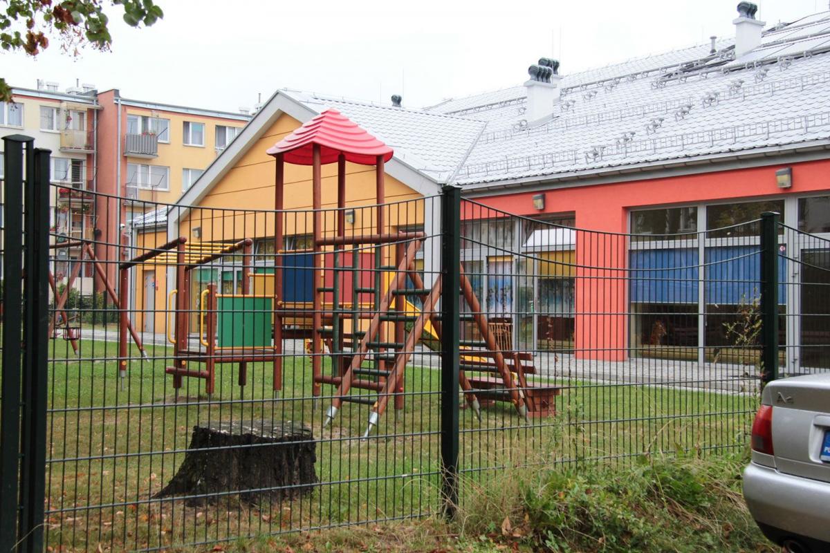 Czy nowy budynek przedszkola może stwarzać zagrożenie? Rzeczoznawca budowlany wymienił sporo wad w projekcie, według którego powstał.<br/>fot.Roman Kijanka