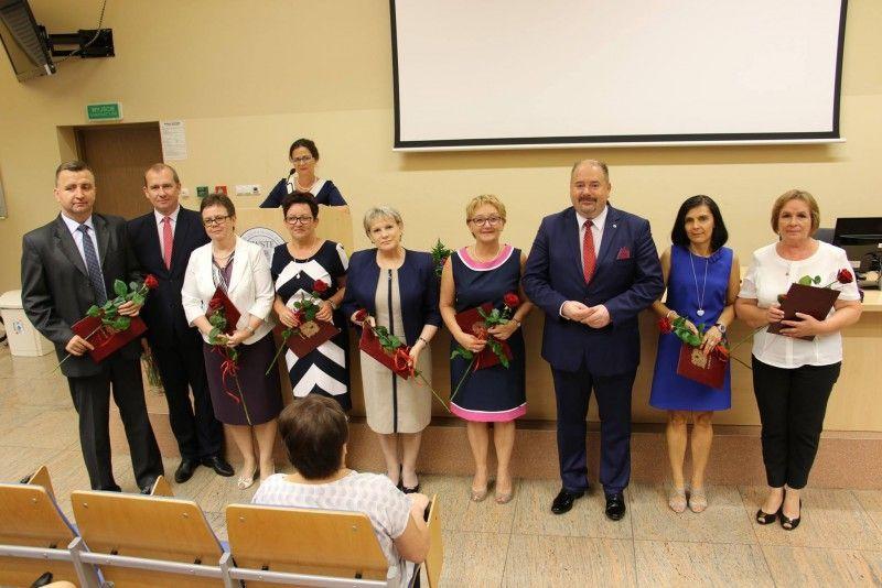 Nowi dyrektorzy szkół i przedszkoli na spotkaniu z burmistrzem W. Paluchem, które odbyło się w Państwowej Wyższej Szkole Techniczno-Ekonomicznej w Jarosławiu.