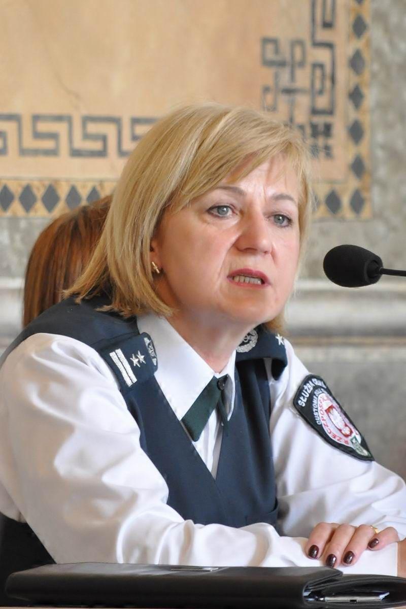 Przed głosowaniem nad rezolucją, informację o funkcjonowaniu Izby Celnej w Przemyślu przedstawiła dyrektor tej jednostki Jadwiga Zenowicz. <br/>fot.Paweł Bugira