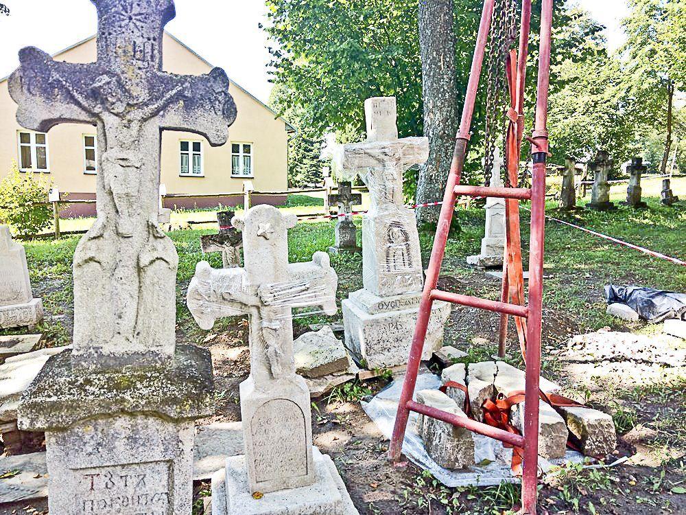 Radruski cmentarz to najbardziej rozpoznawalny element kresowego pejzażu kulturowego okolic Lubaczowa.<br/>fot.Justyna Zając