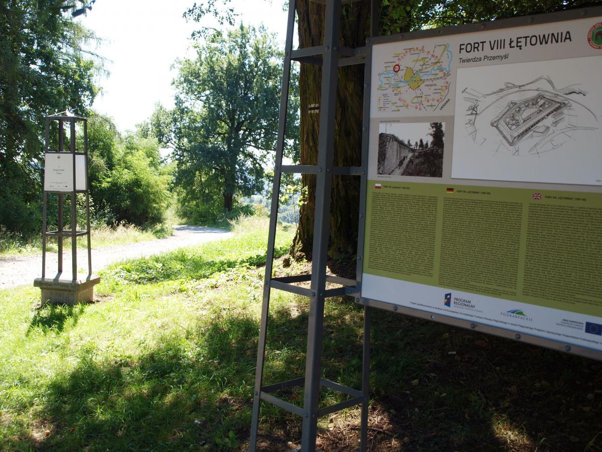 Droga dojazdowa do fortu w Łętowni jest w złym stanie.<br/>fot.Mariusz Godos