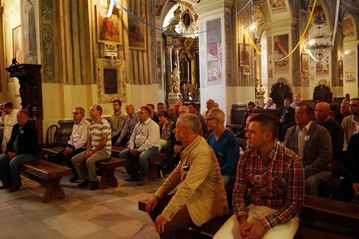 Czas ani miejsce spotkania nie były przypadkowe. 17 sierpnia to bowiem dzień świętego Jacka Odrowąża, założyciela zakonu dominikanów w Polsce. Sanktuarium zaś jest prowadzone przez oo. dominikanów i wiele w nim jest elementów nawiązujących do żywota świętego Jacka.<br/>fot.Kamil Jacek Zarański