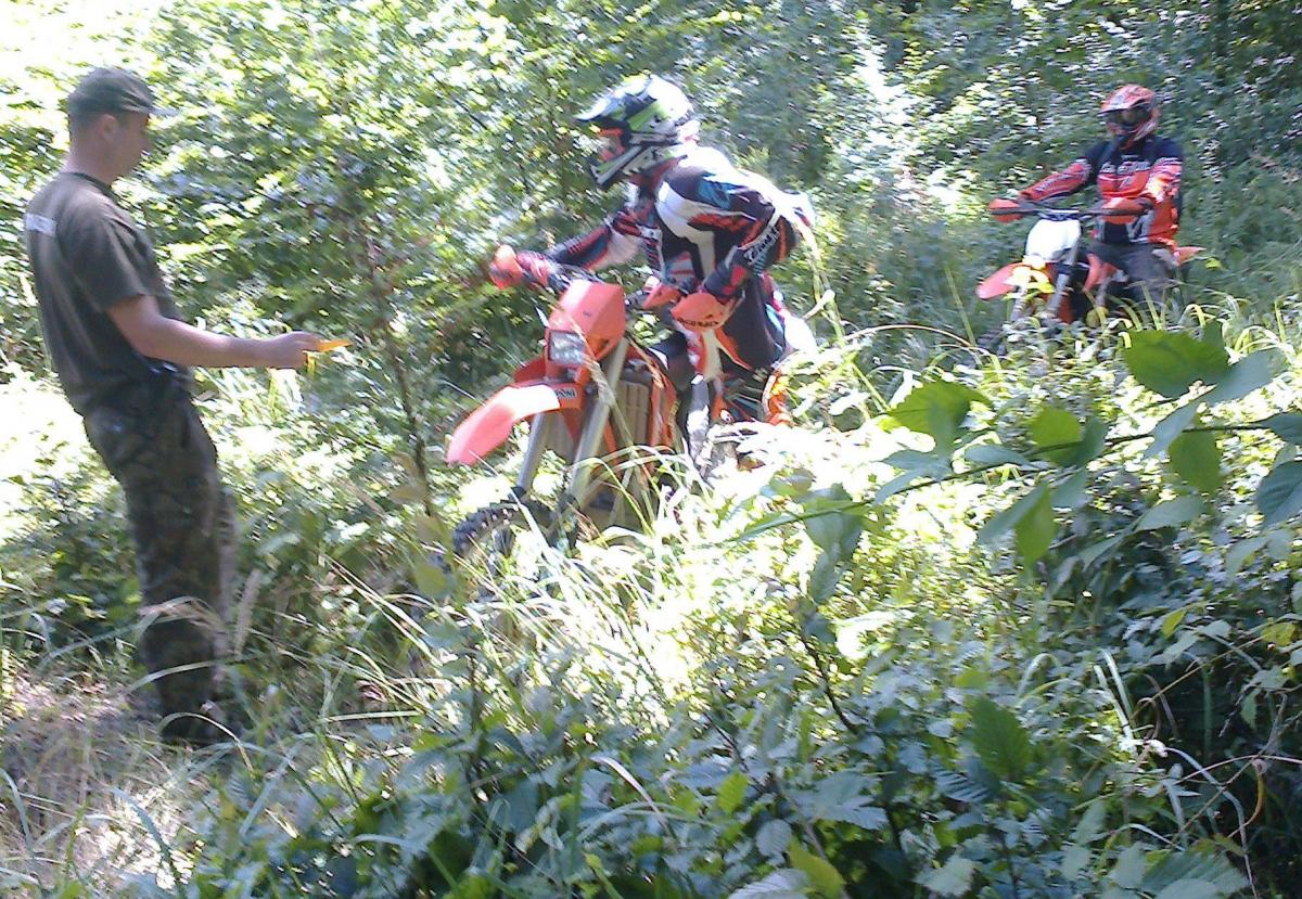 Motocyklistów ukarano mandatami.<br/>fot.RDLP Krosno