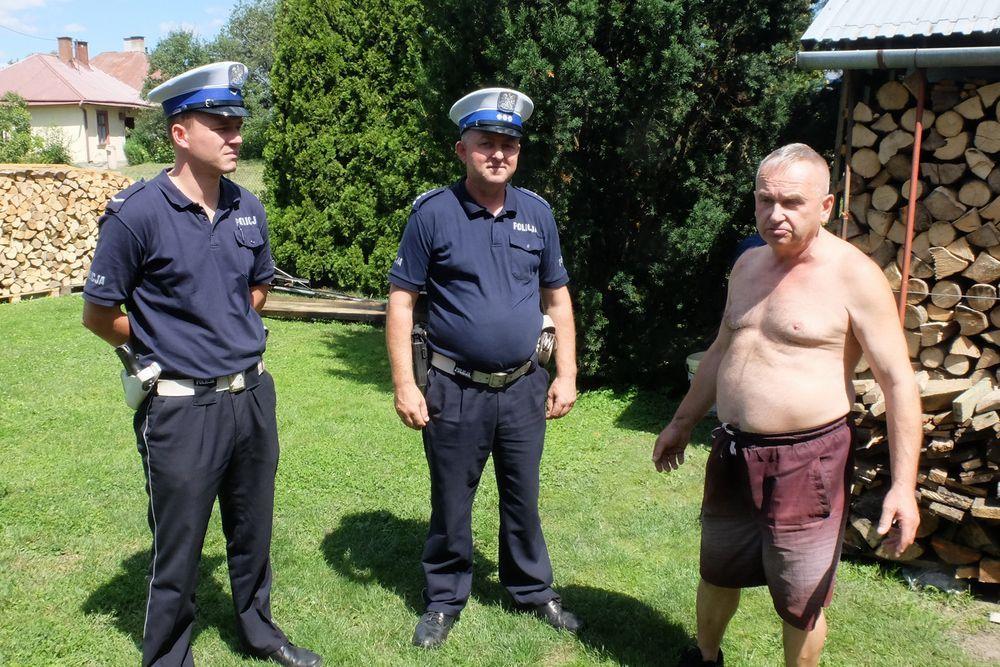 To dzięki tym policjantom nie doszło do tragedii i za to im dziękuję.    <br/>fot.Jacek Szwic