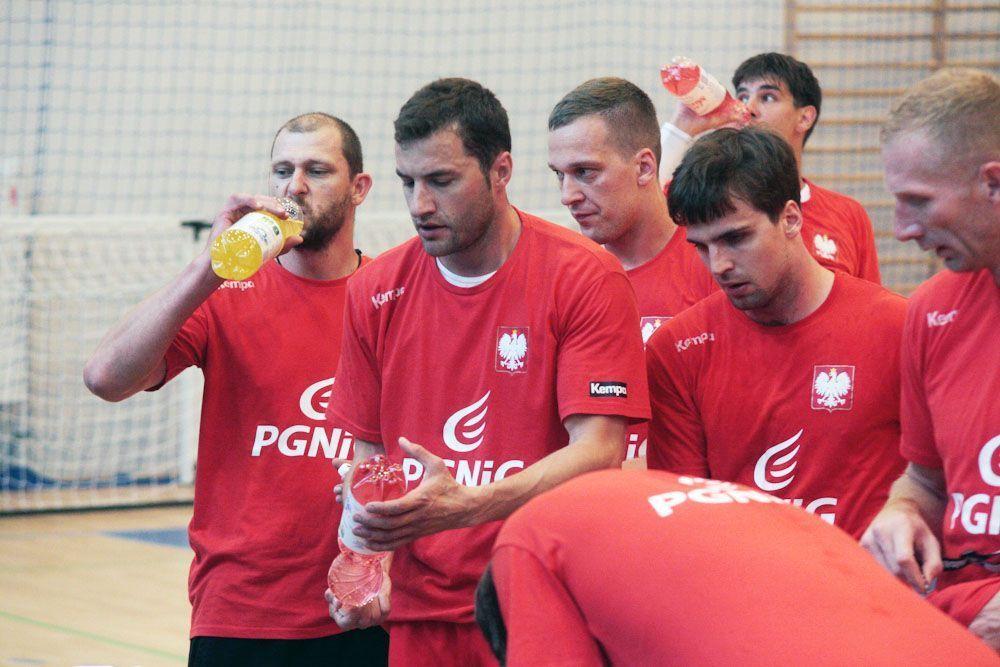 W kontekście olimpiady w Brazylii widok trenującego na pełnych obrotach Mariusza Jurkiewicza (drugi z lewej) bardzo cieszy.<br/>fot.Kamil Krukiewicz