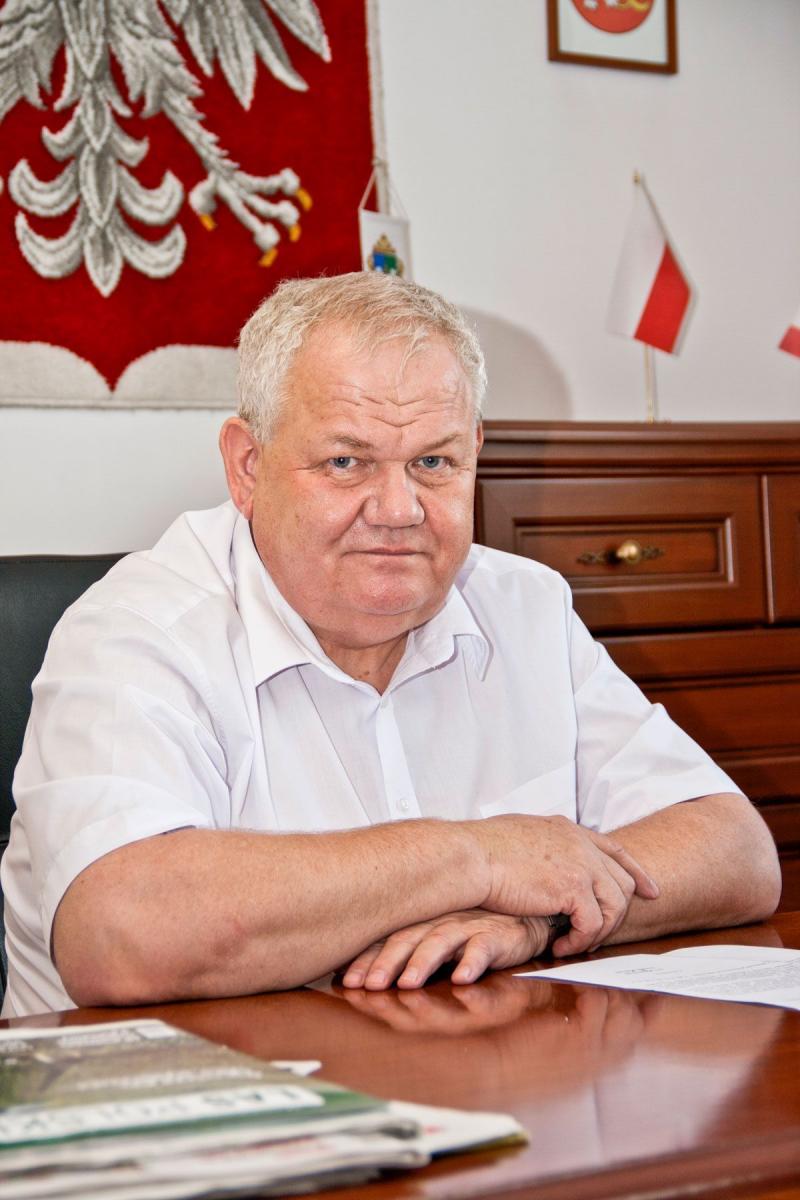 W tamtym roku odnowiliśmy sporo dróg. Przeszły trzy nasze duże wnioski. Dlatego uważam, że nie mamy powodu, żeby się biczować – mówi starosta powiatu lubaczowskiego Józef Michalik.<br/>fot.Marcin Materniak