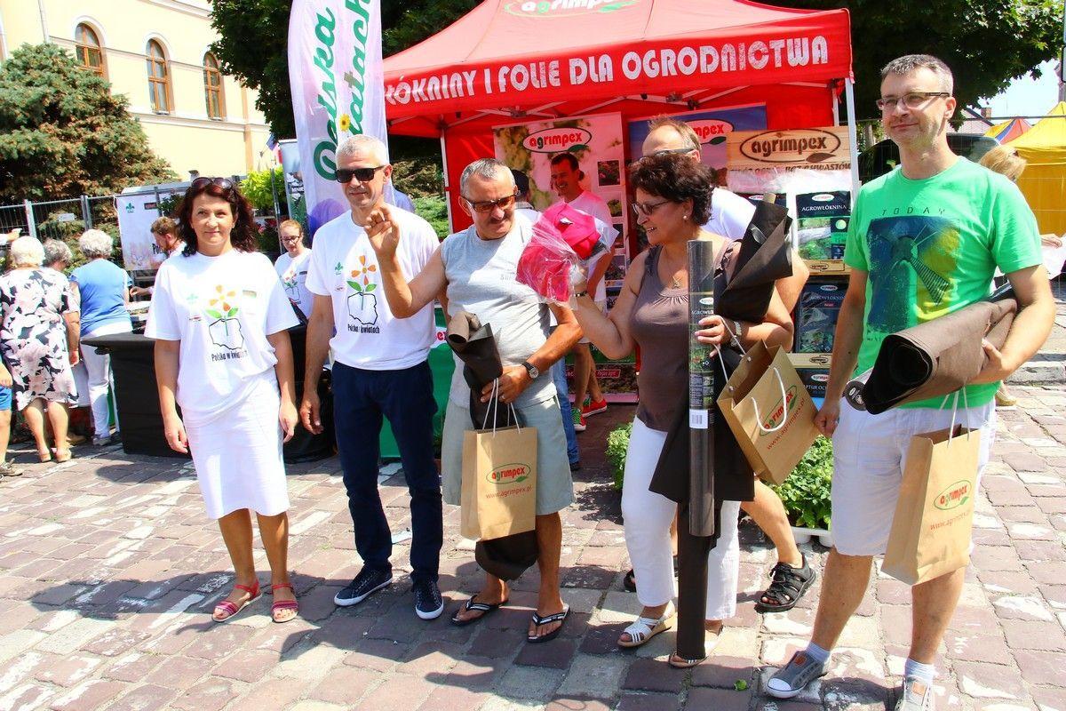 Uczestnicy konkursu na „Najpiękniejszy Ogród, Balkon/Taras, Trawnik 2016”<br/>fot.UM Jarosław