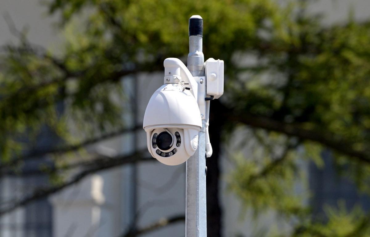 Kolejna już 16 kamera monitoringu stanęła na placu Konstytucji w Przemyślu.<br/>fot.zbiory własne