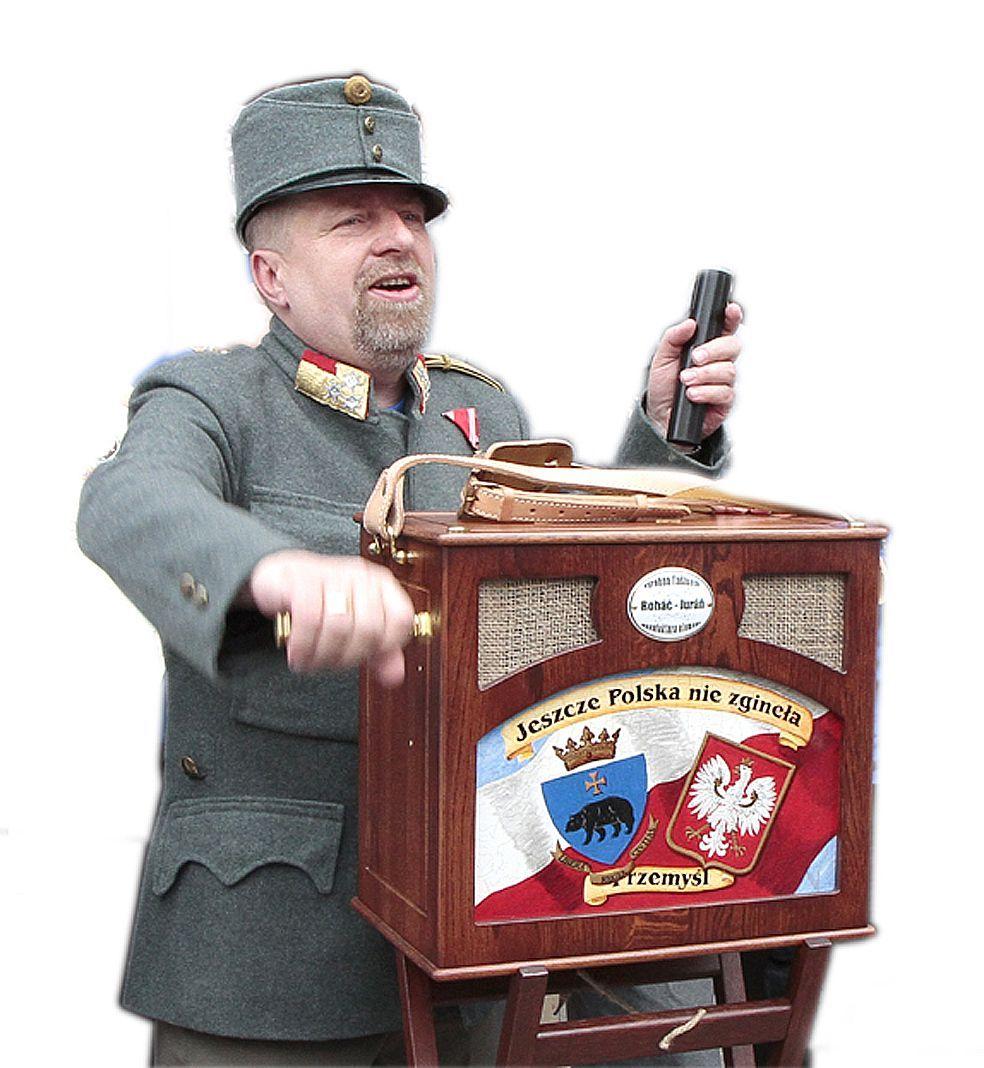 Były prezes Przemyskiego Stowarzyszenia Przyjaciół Dobrego Wojaka Szwejka, a obecnie szef – działającego w strukturach stowarzyszenia – PIWOSZ-a, Jerzy Czuchman.<br/>fot.Jacek Szwic