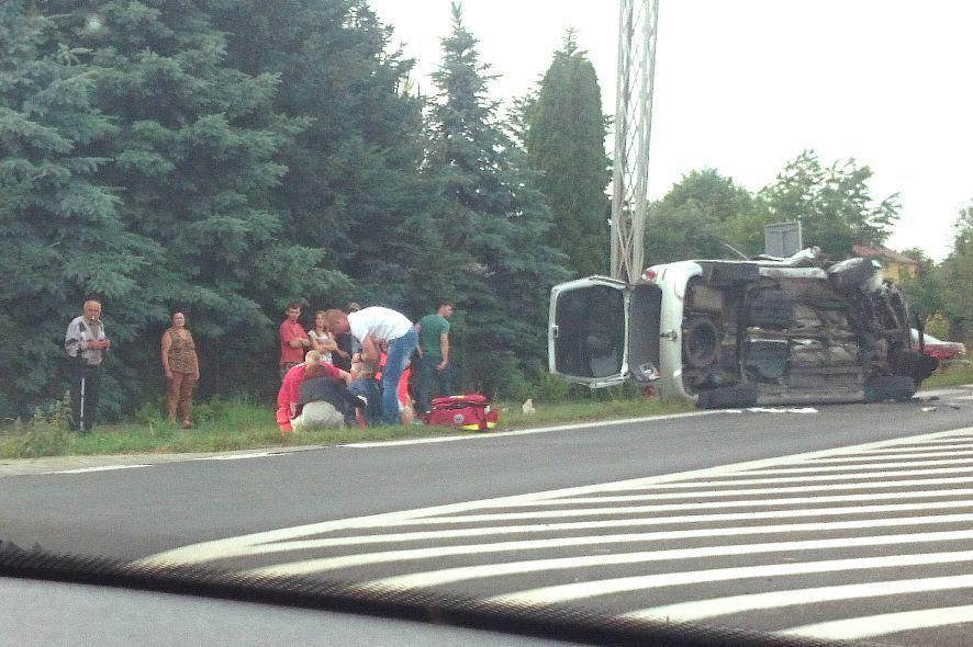 Na szczęście najbardziej ucierpiało auto.<br/>fot.Nadesłane przez Czytelnika