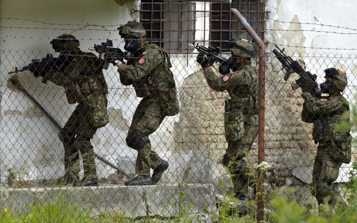 Jednym z epizodów ćwiczenia było odbicie magazynu z bronią z rąk terrorystów. <br/>fot.zbiory własne