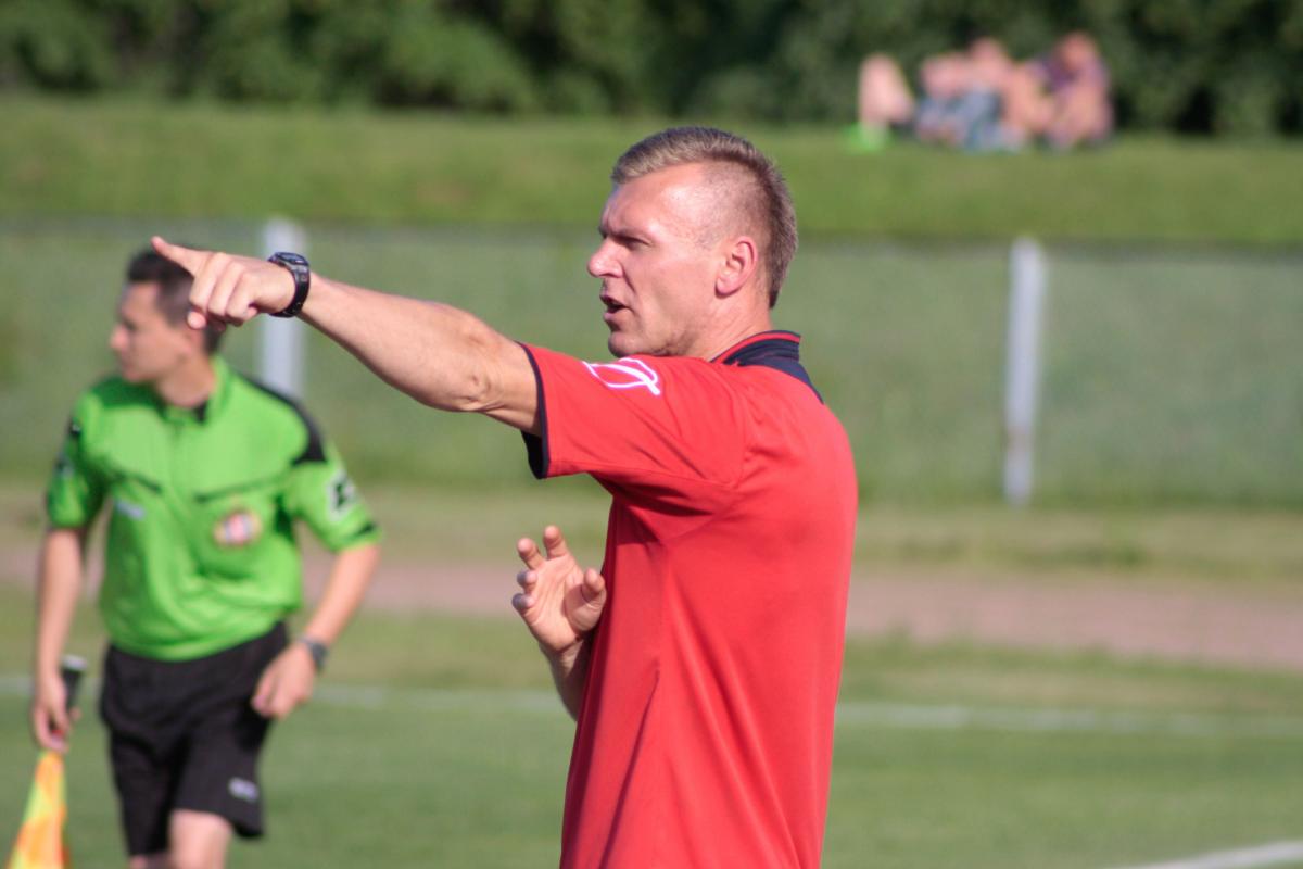 Paweł Załoga i jego podopieczni będą mocno trzymać kciuki za piłkarzy Motoru Lublin, aby ci wygrali barażowy dwumecz z Olimpią Elbląg. To da przemyślanom utrzymanie w III lidze.<br/>fot.Kamil Krukiewicz