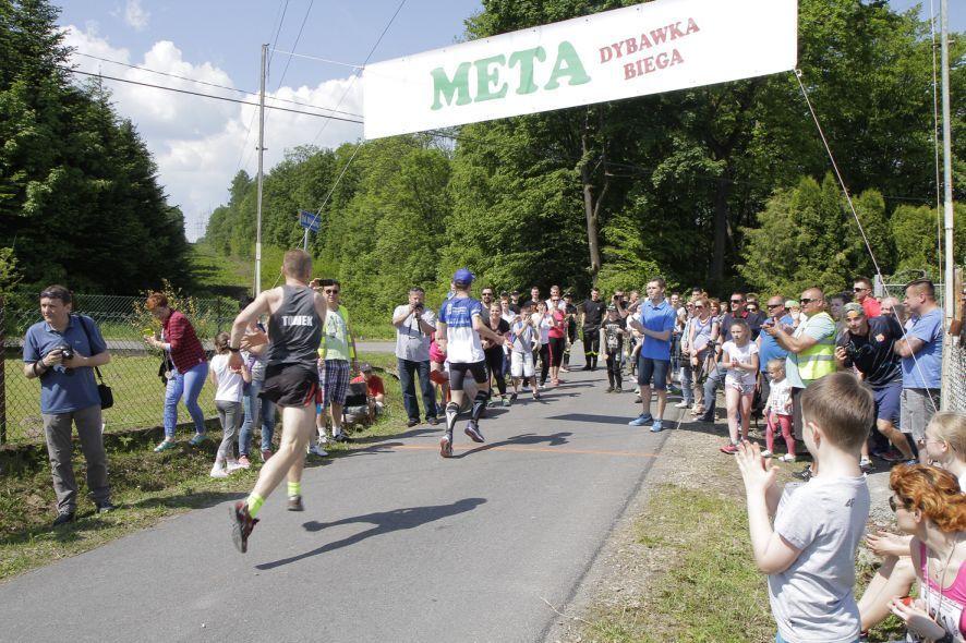 Na mecie na zawodników czekali dopingujący ich przyjaciele i organizatorzy.<br/>fot.Jacek Szwic