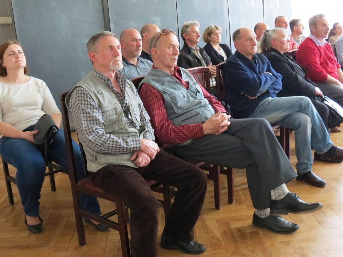 Uczestniczący w spotkaniu mieszkańcy mieli wiele pytań związanych z projektem.<br/>fot.Barbara Chmura