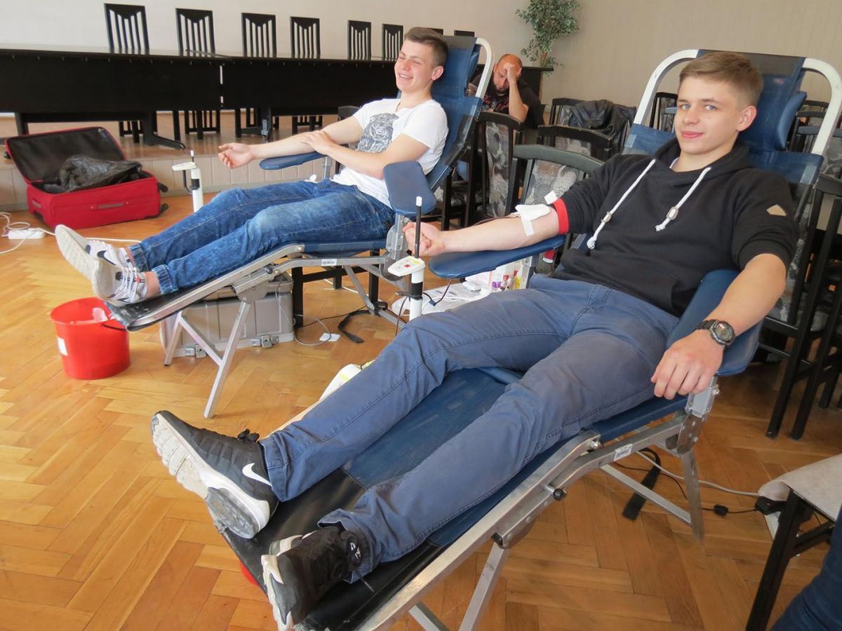 Krwiodawcy, oddając bezcenny dar, ratują życie innych ludzi.<br/>fot.Barbara Chmura